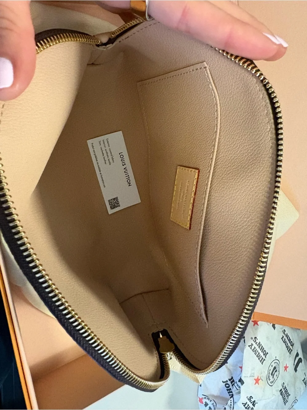 NEW-NEVER USED NWT Louis Vuitton Monogram Canvas Cosmetic Pouch in Brown & Gold